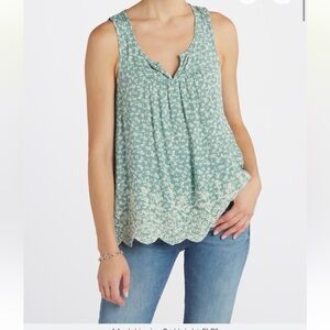 Elegant Floral Tank Top - Green and Cream